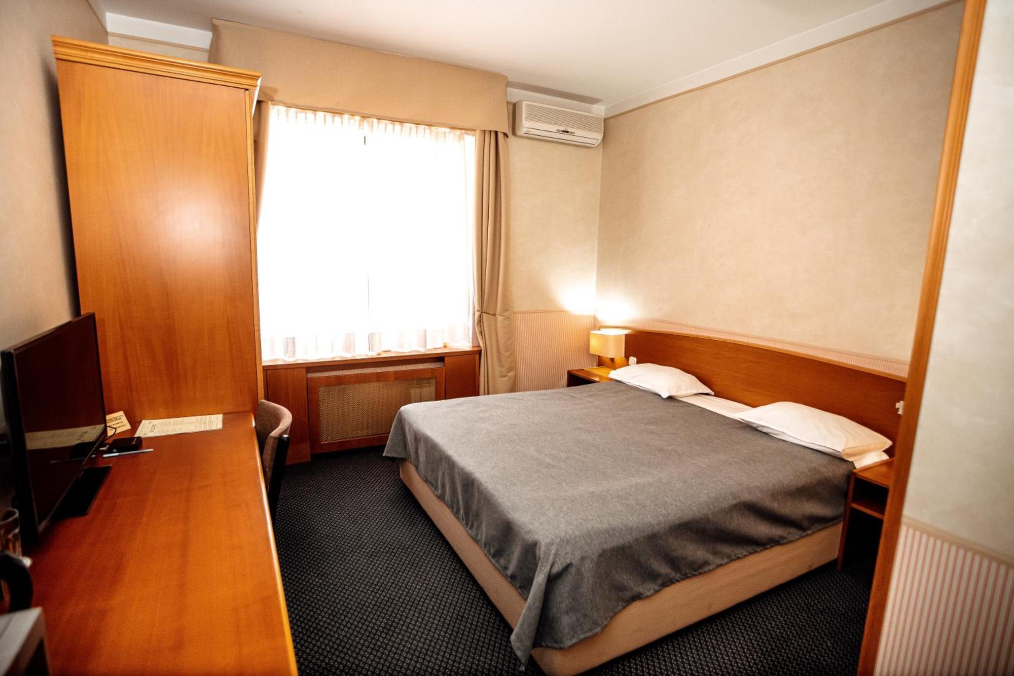 Marko Polo Hotel Aksay Екстериор снимка