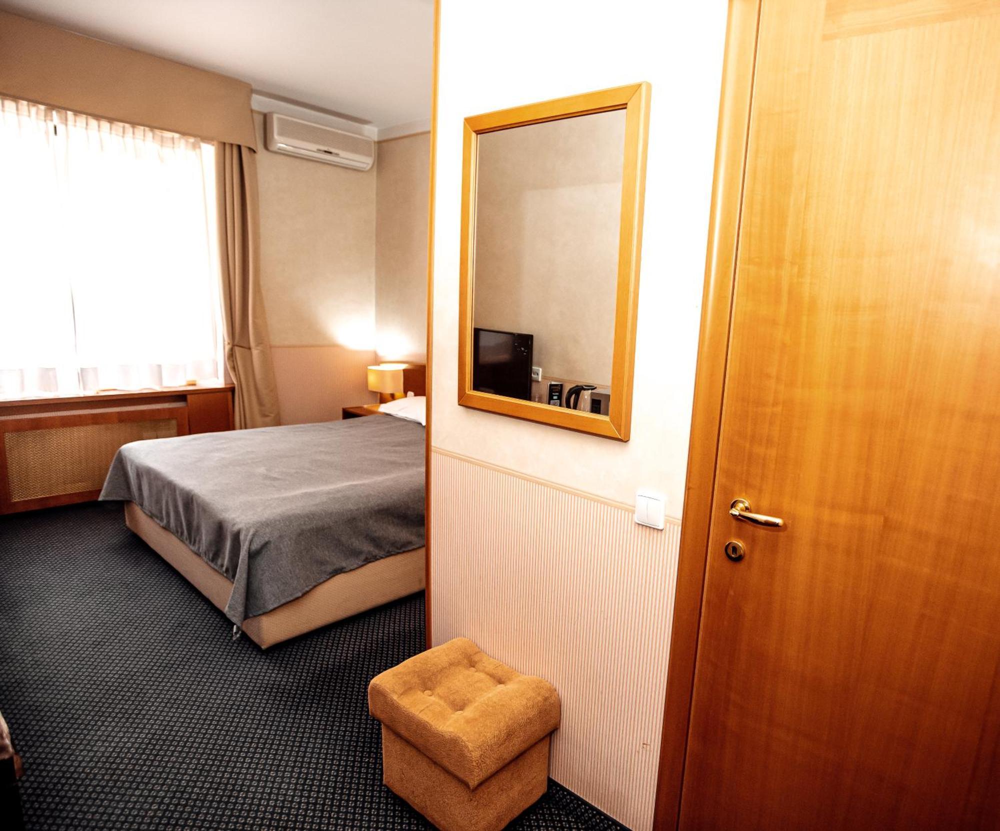 Marko Polo Hotel Aksay Екстериор снимка