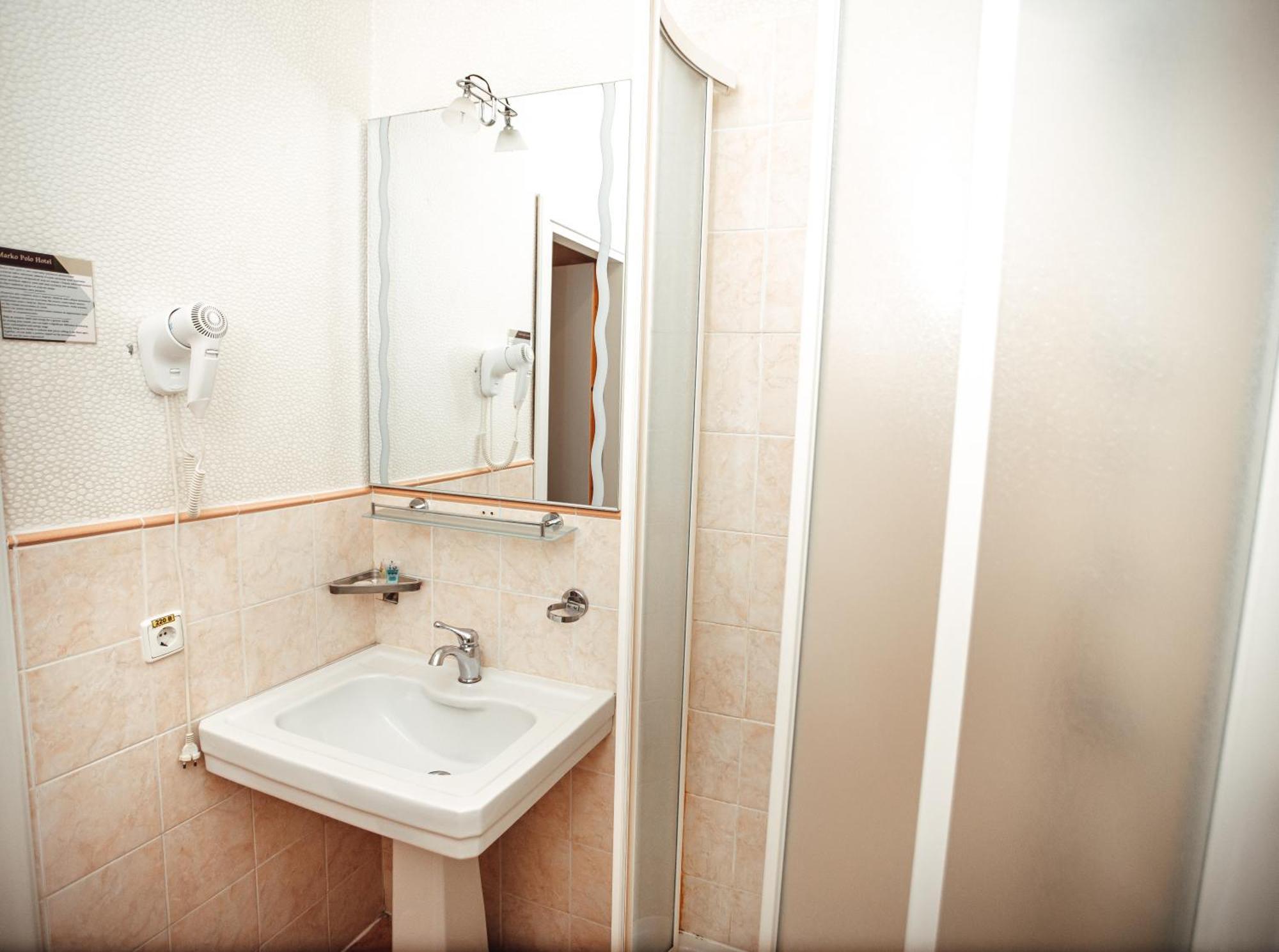 Marko Polo Hotel Aksay Екстериор снимка