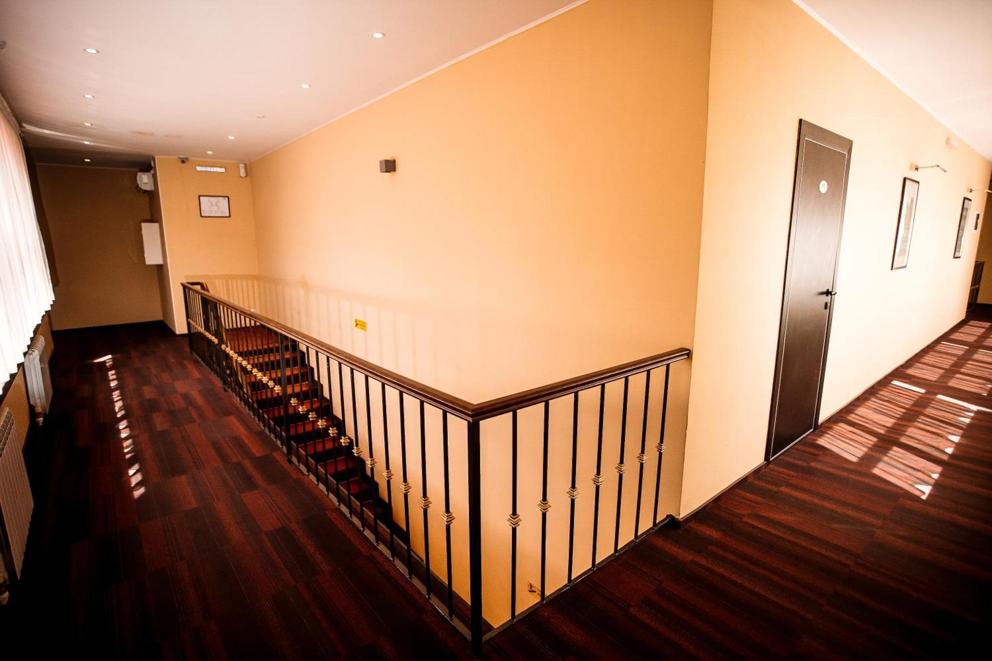 Marko Polo Hotel Aksay Екстериор снимка