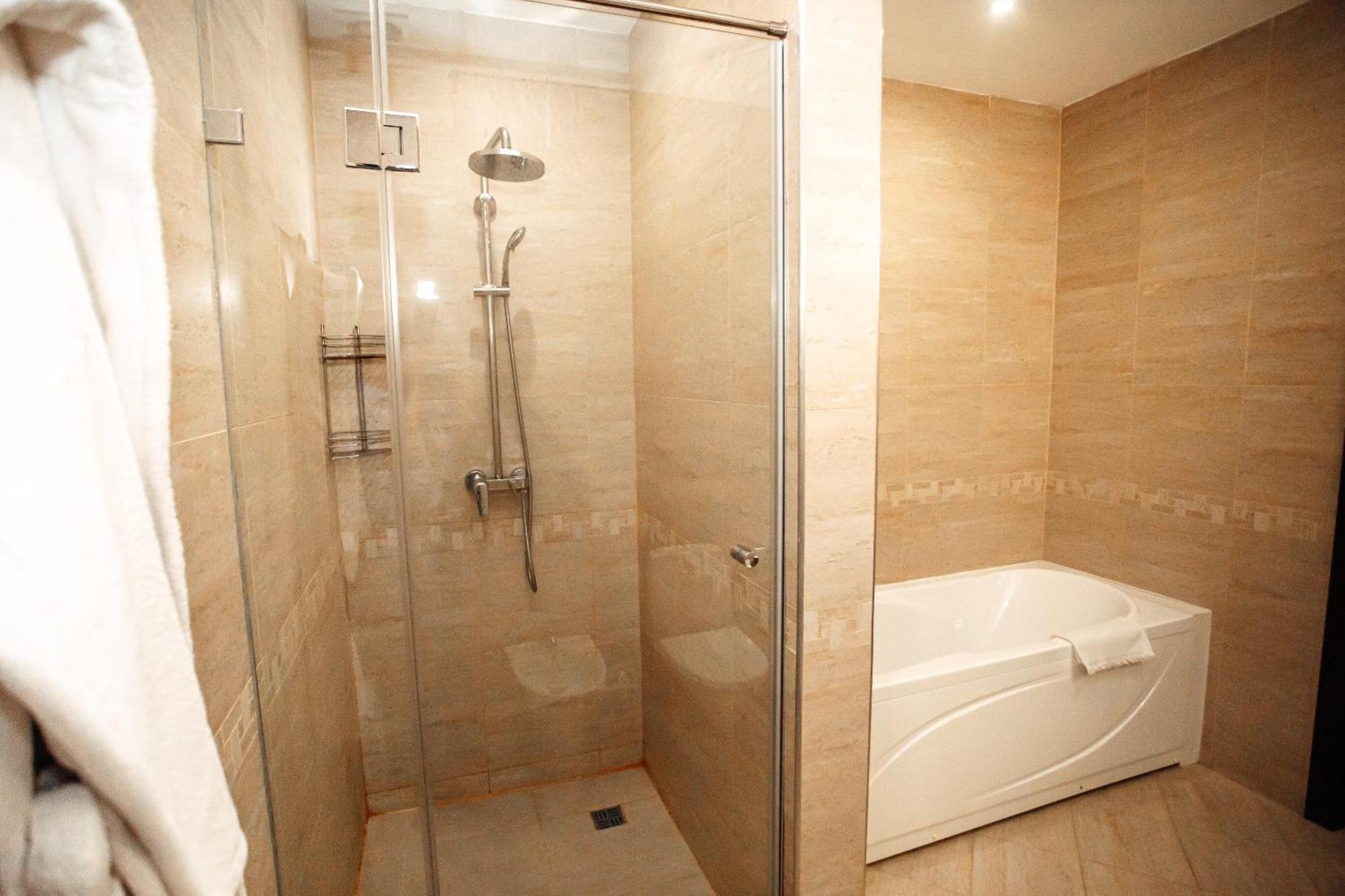 Marko Polo Hotel Aksay Екстериор снимка