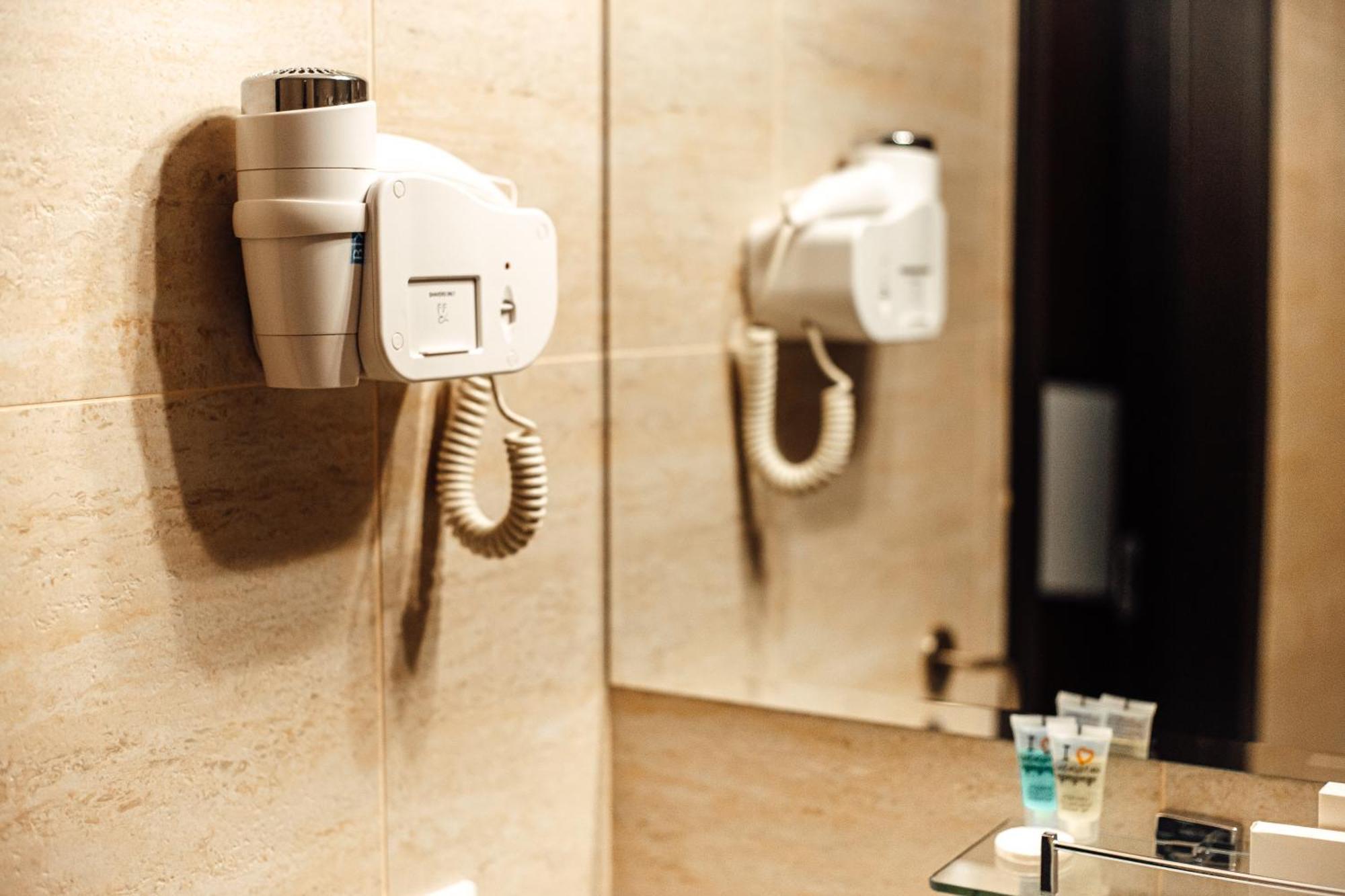 Marko Polo Hotel Aksay Екстериор снимка